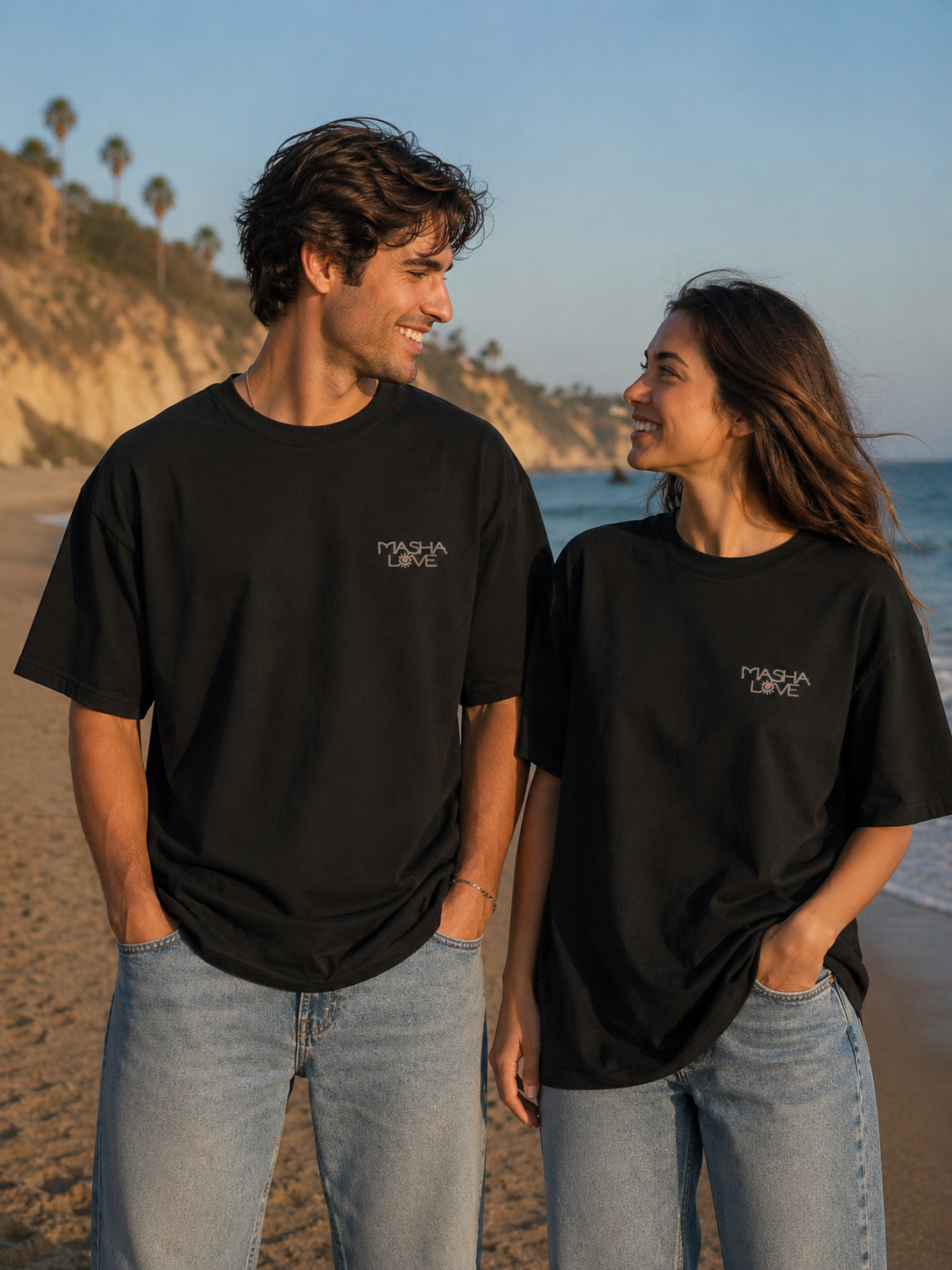 Couple portant un T-Shirt Noir — Mashalove Spiritual Streetwear